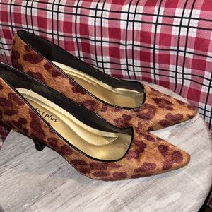 comfort plus by Predictions Leopard Print Pointed Toe Pumps - Brown